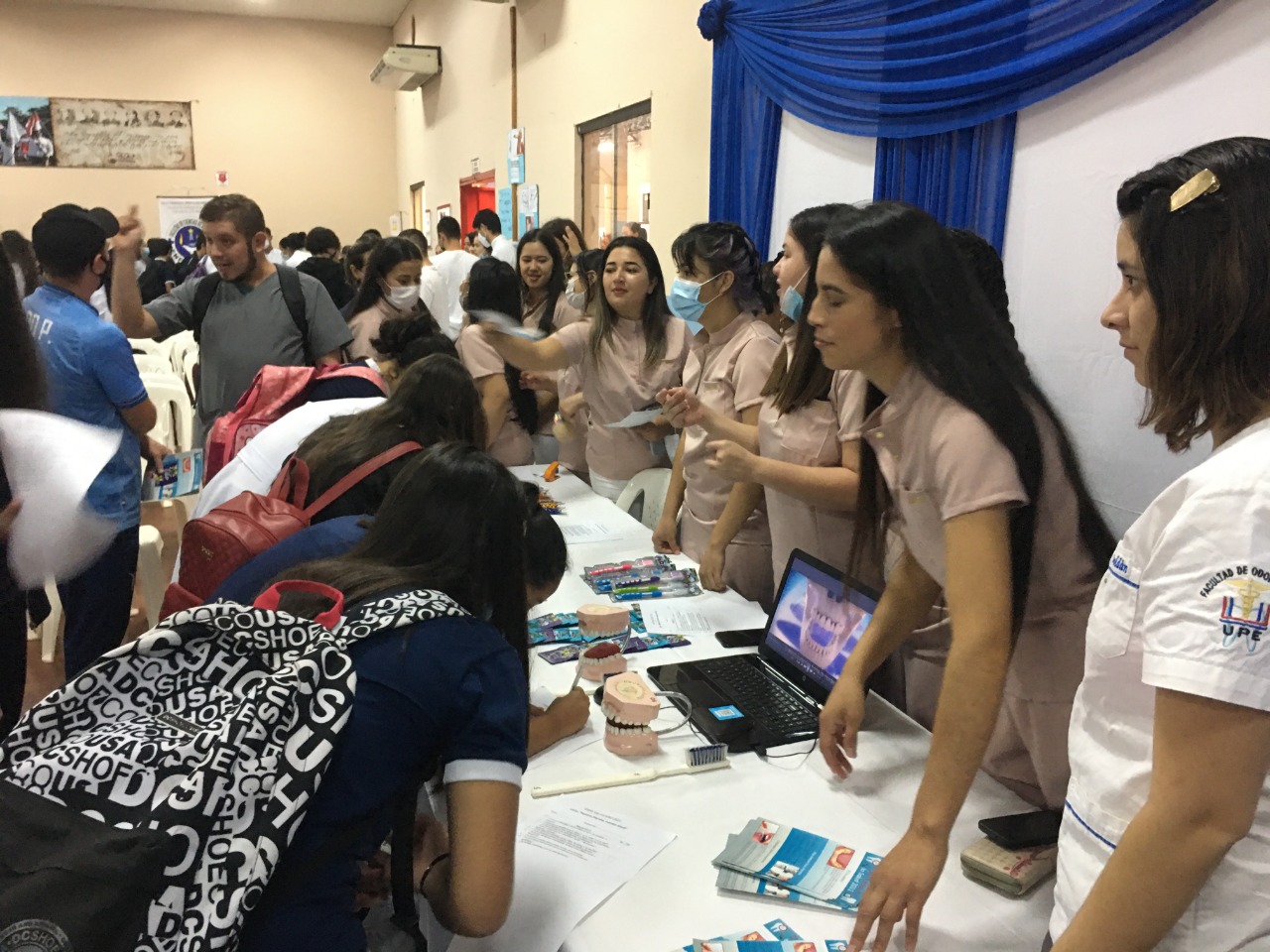 Total éxito en la expo salud de Odontología UPE